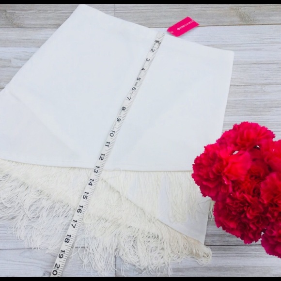 ONE LEFT ! 💲💲💲 SALE MARKDOWN Fringe Skirt - Picture 6 of 7